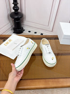 D-Sneakers