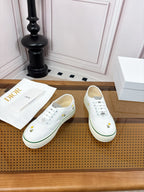 D-Sneakers