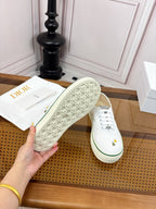 D-Sneakers
