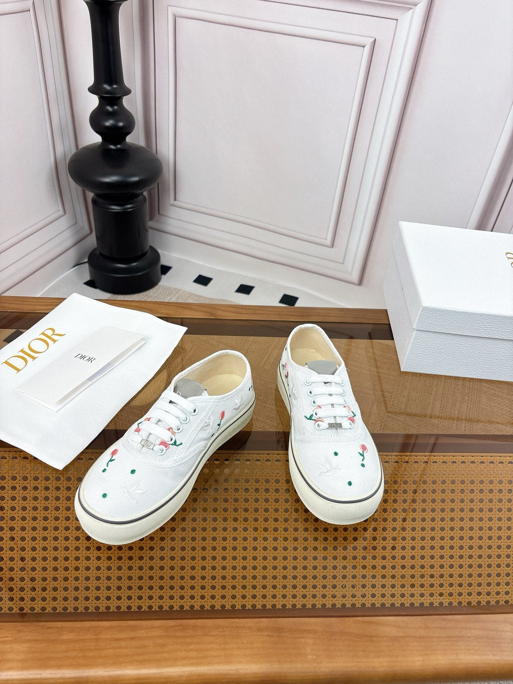 D-Sneakers