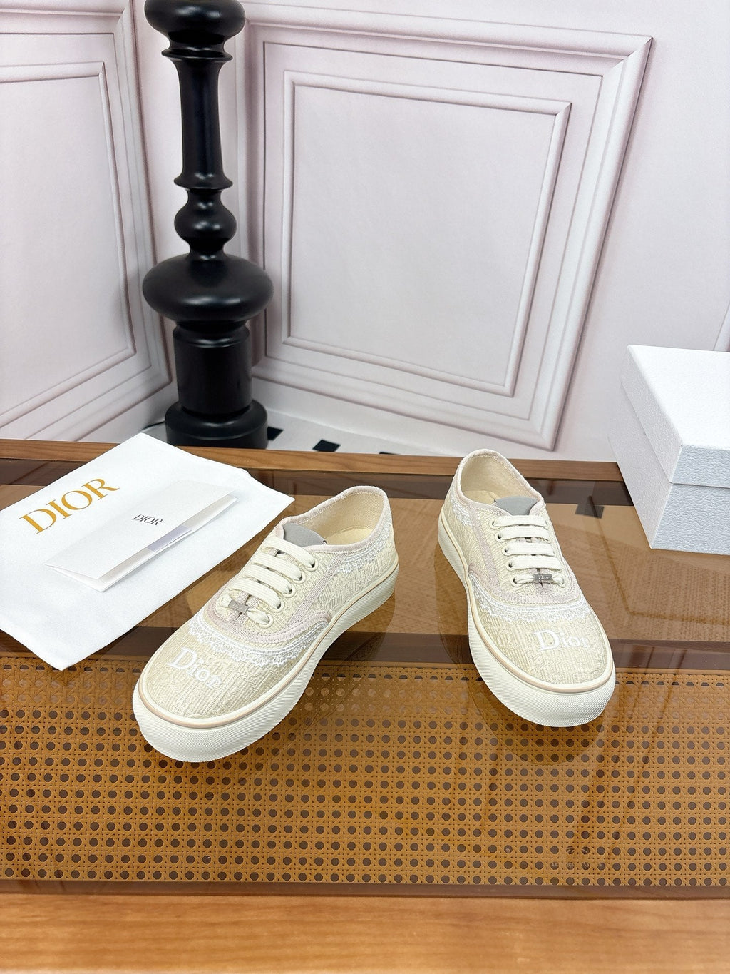 D-Sneakers