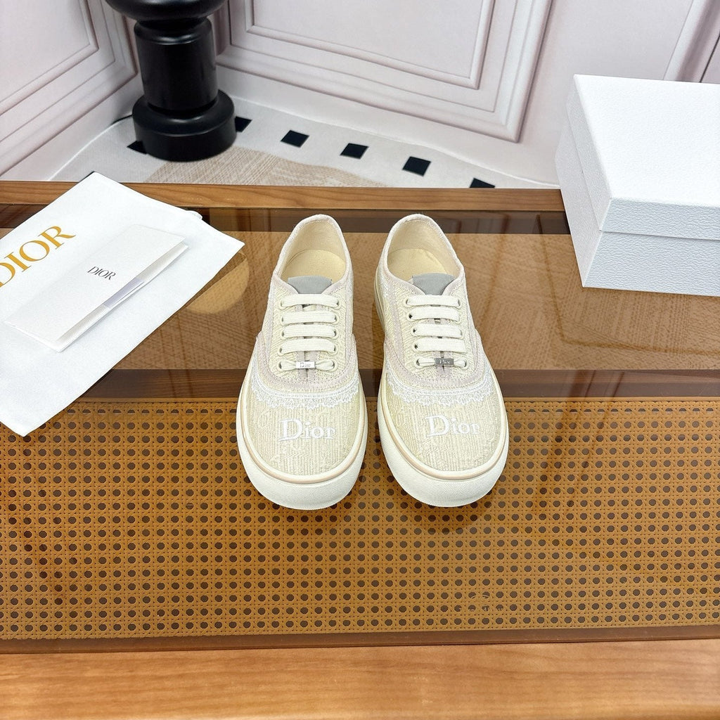 D-Sneakers