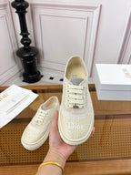 D-Sneakers