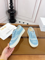 D-Sneakers