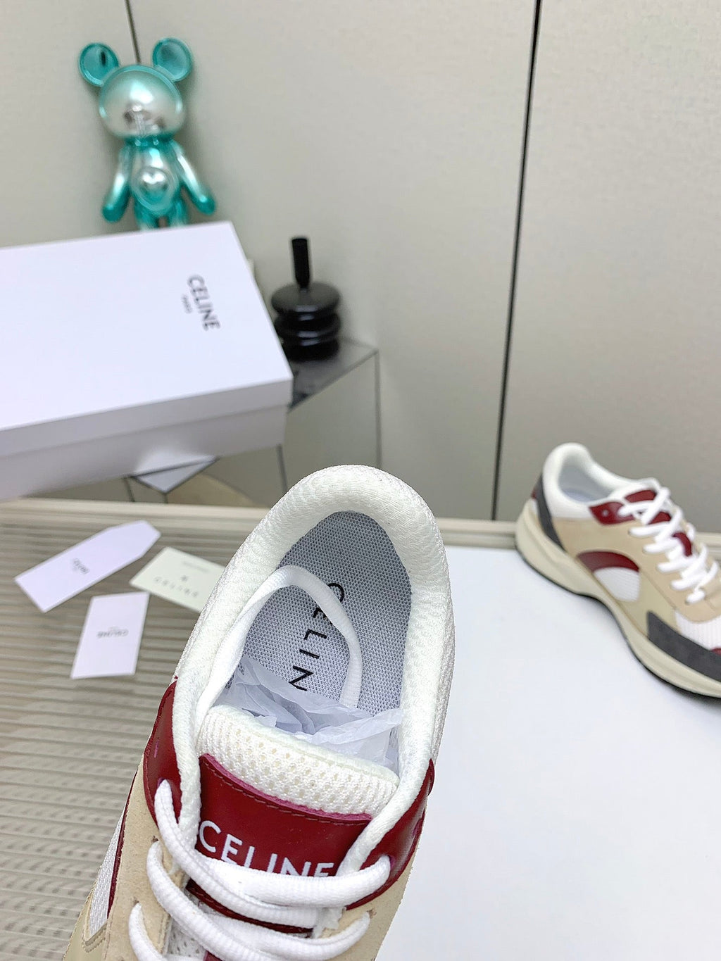 S-Sneakers