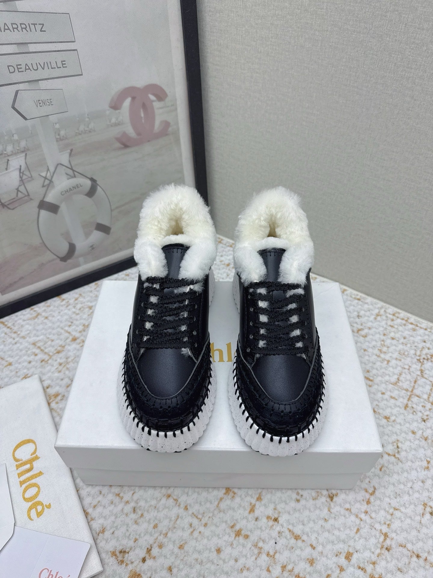 H-Sneakers