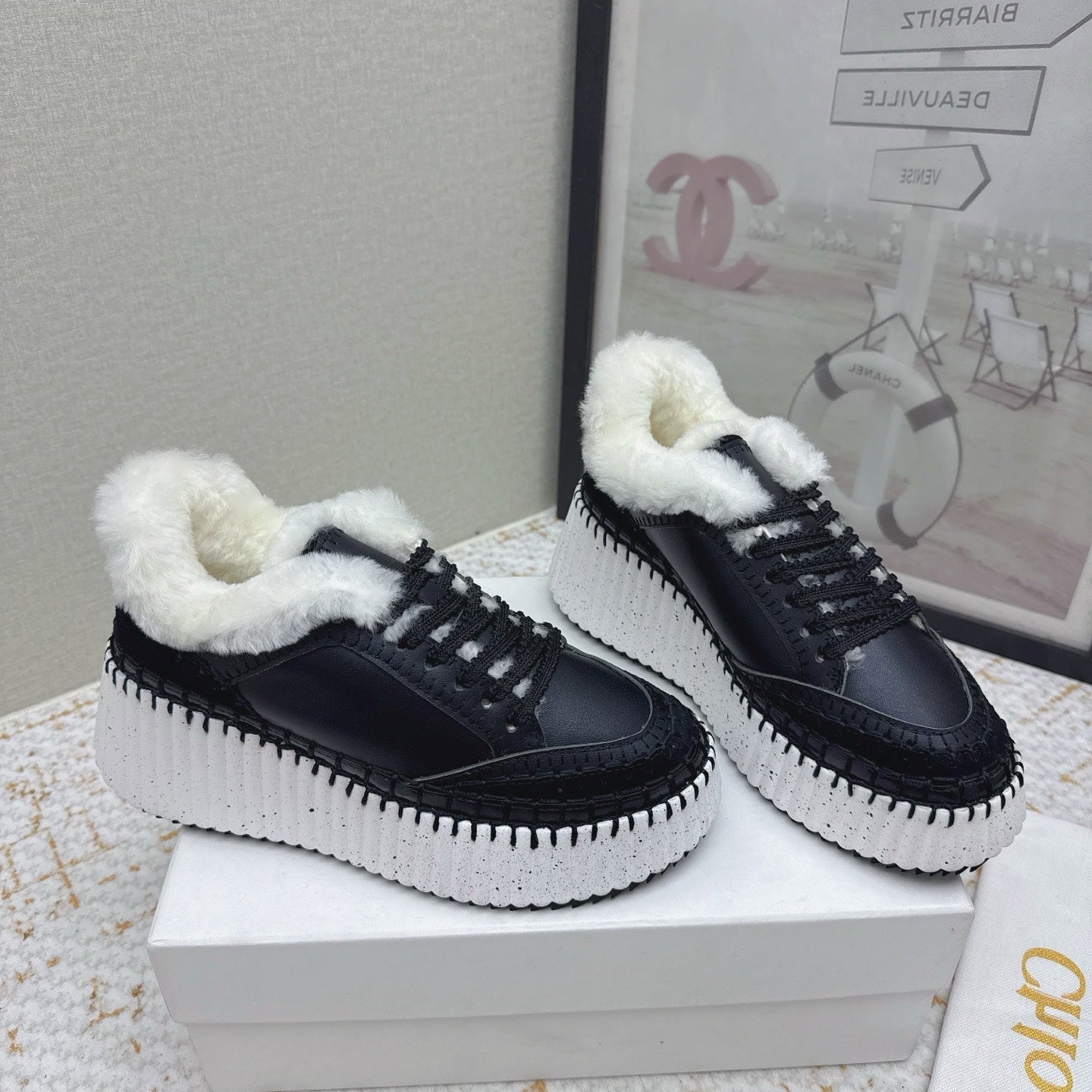 H-Sneakers