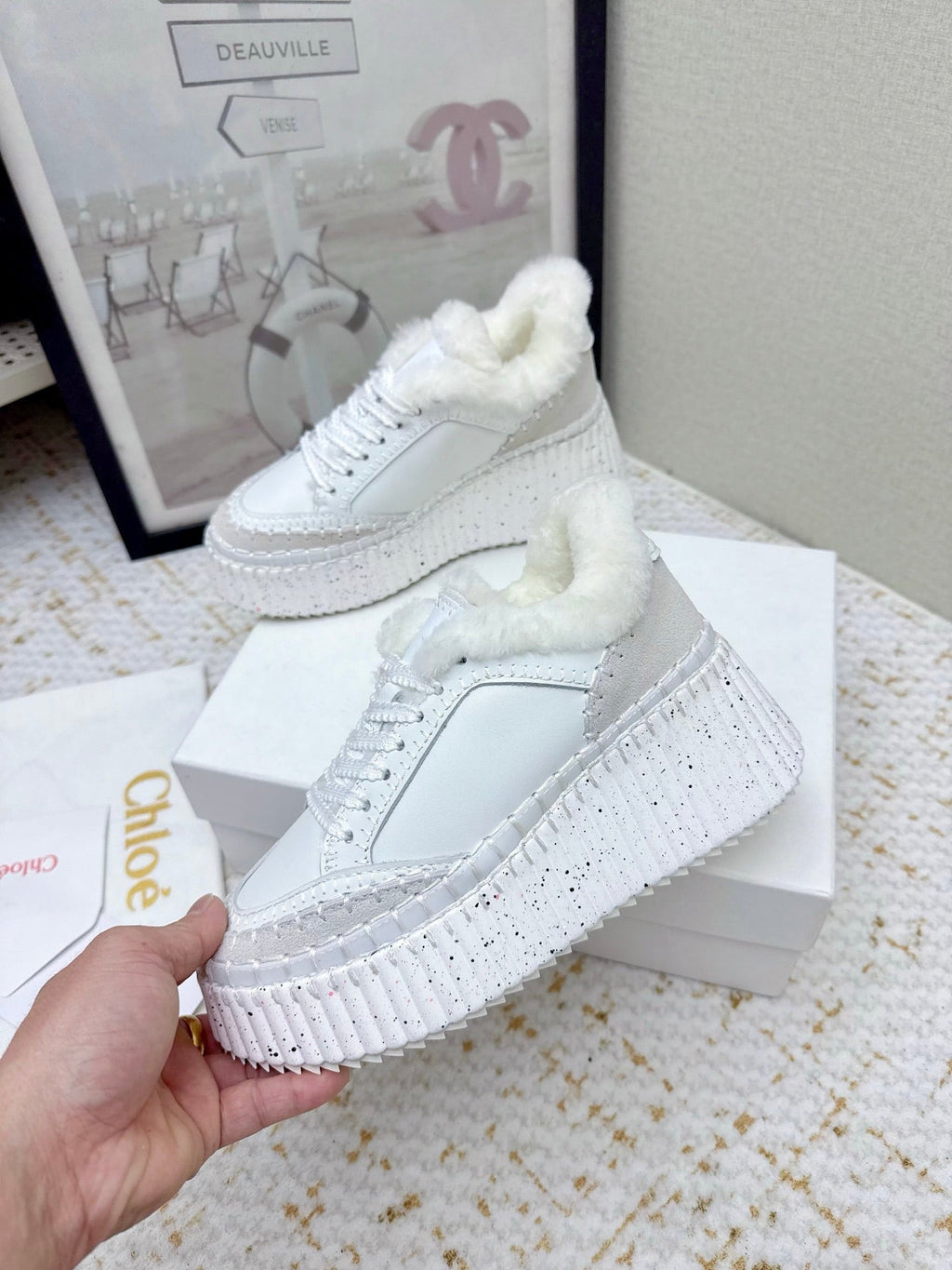 H-Sneakers