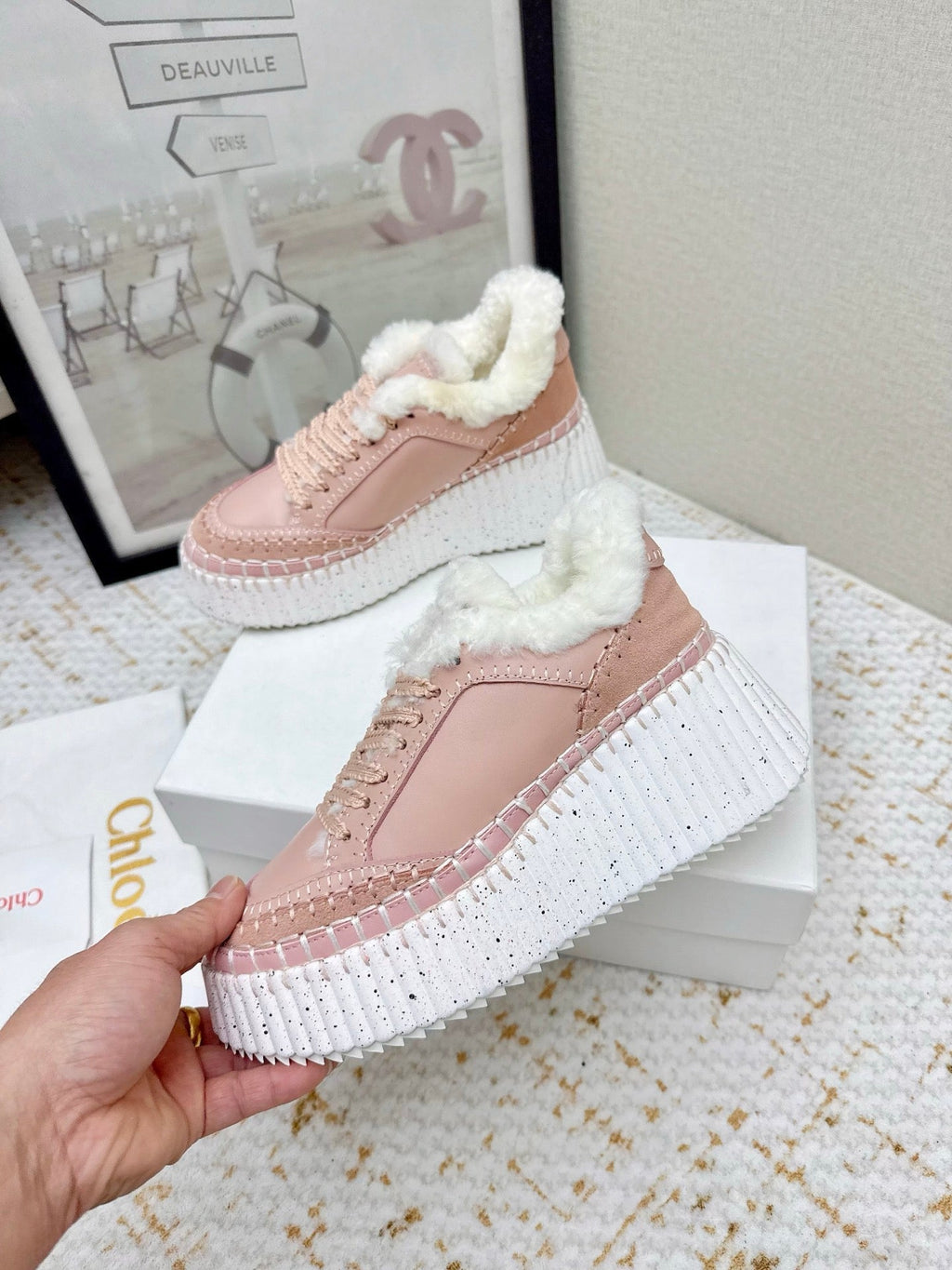 H-Sneakers