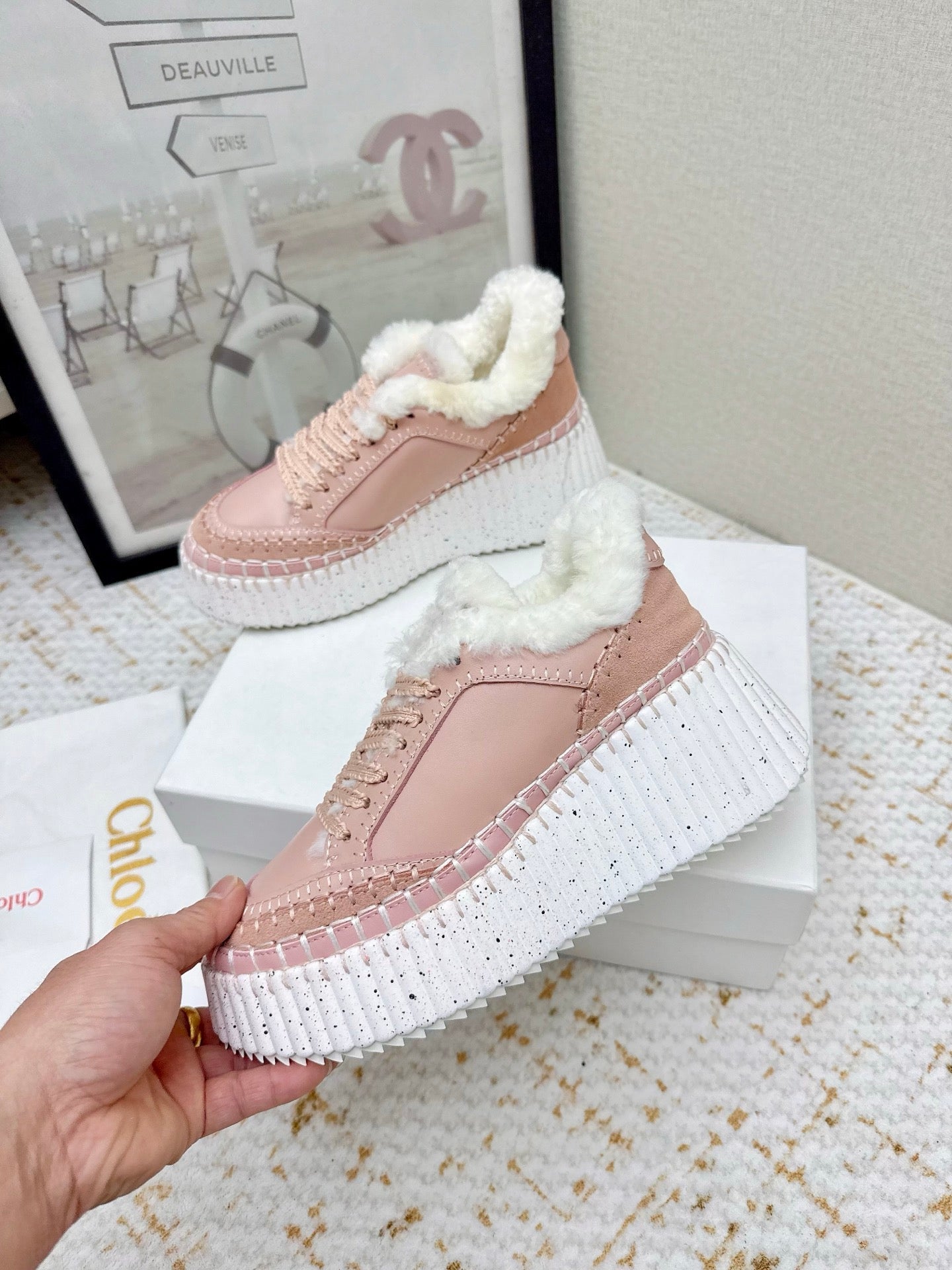 H-Sneakers
