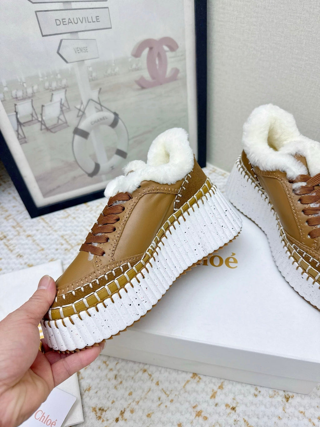 H-Sneakers