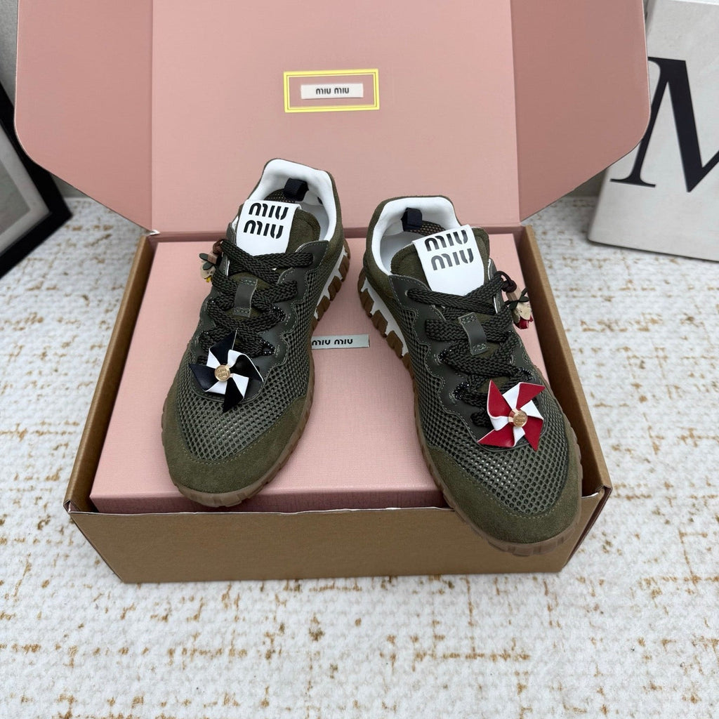 M-Sneakers