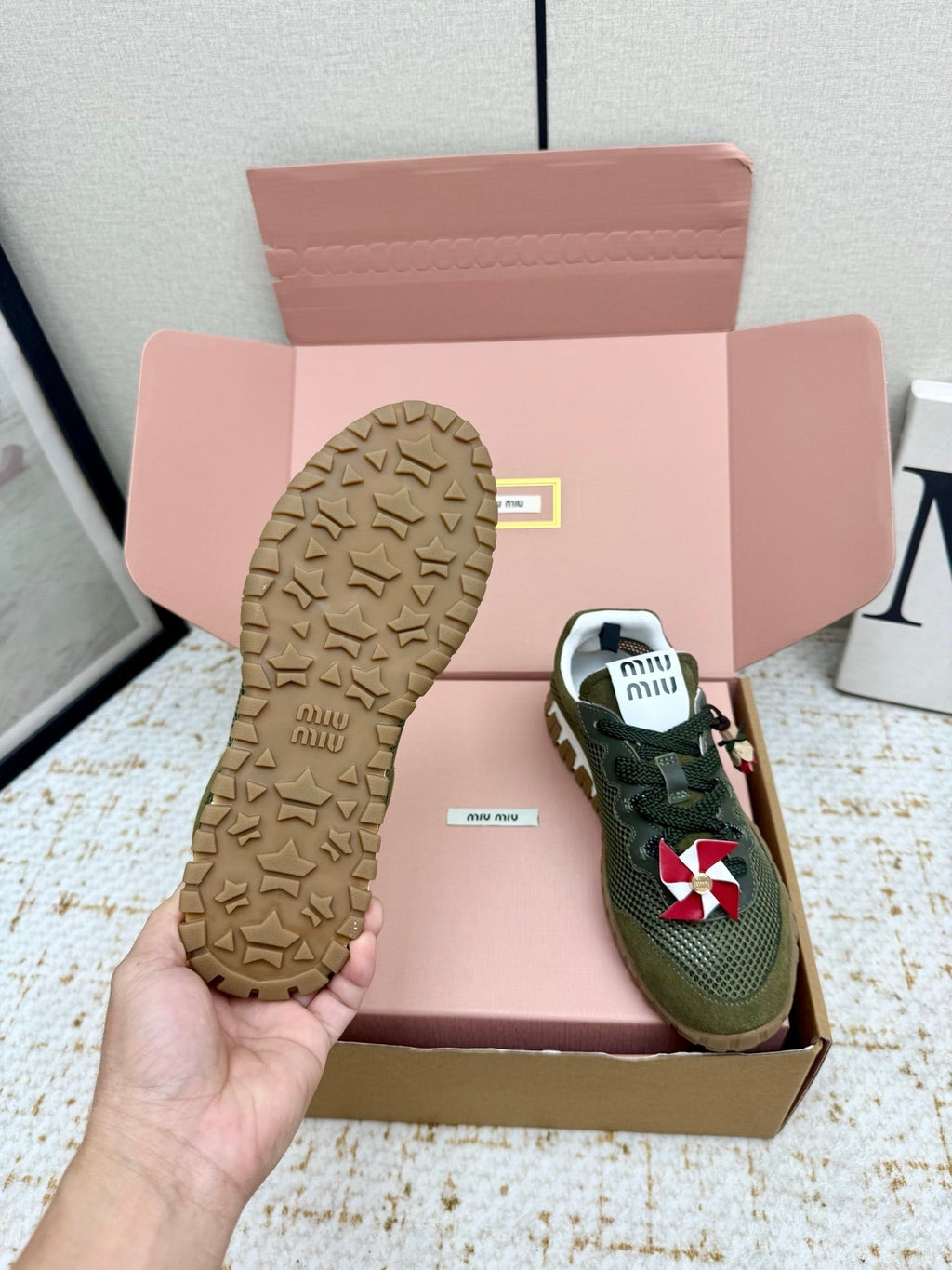 M-Sneakers