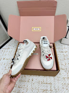 M-Sneakers