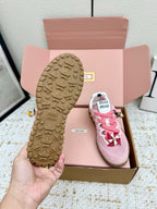 M-Sneakers