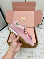 M-Sneakers
