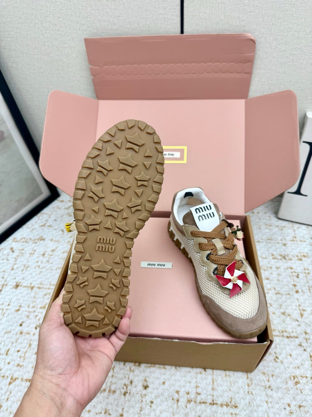 M-Sneakers