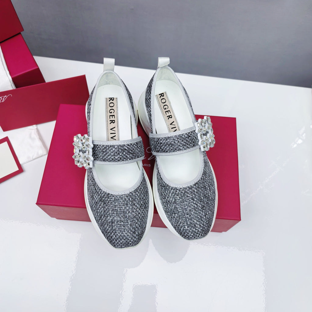 R-Sneakers