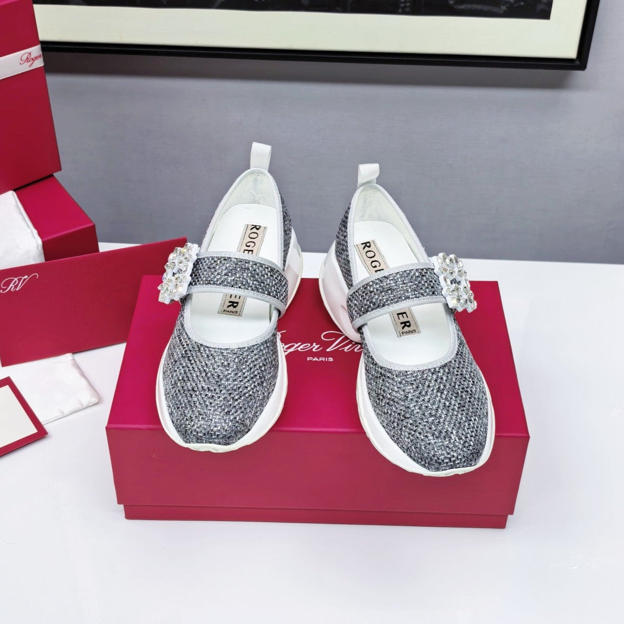 R-Sneakers