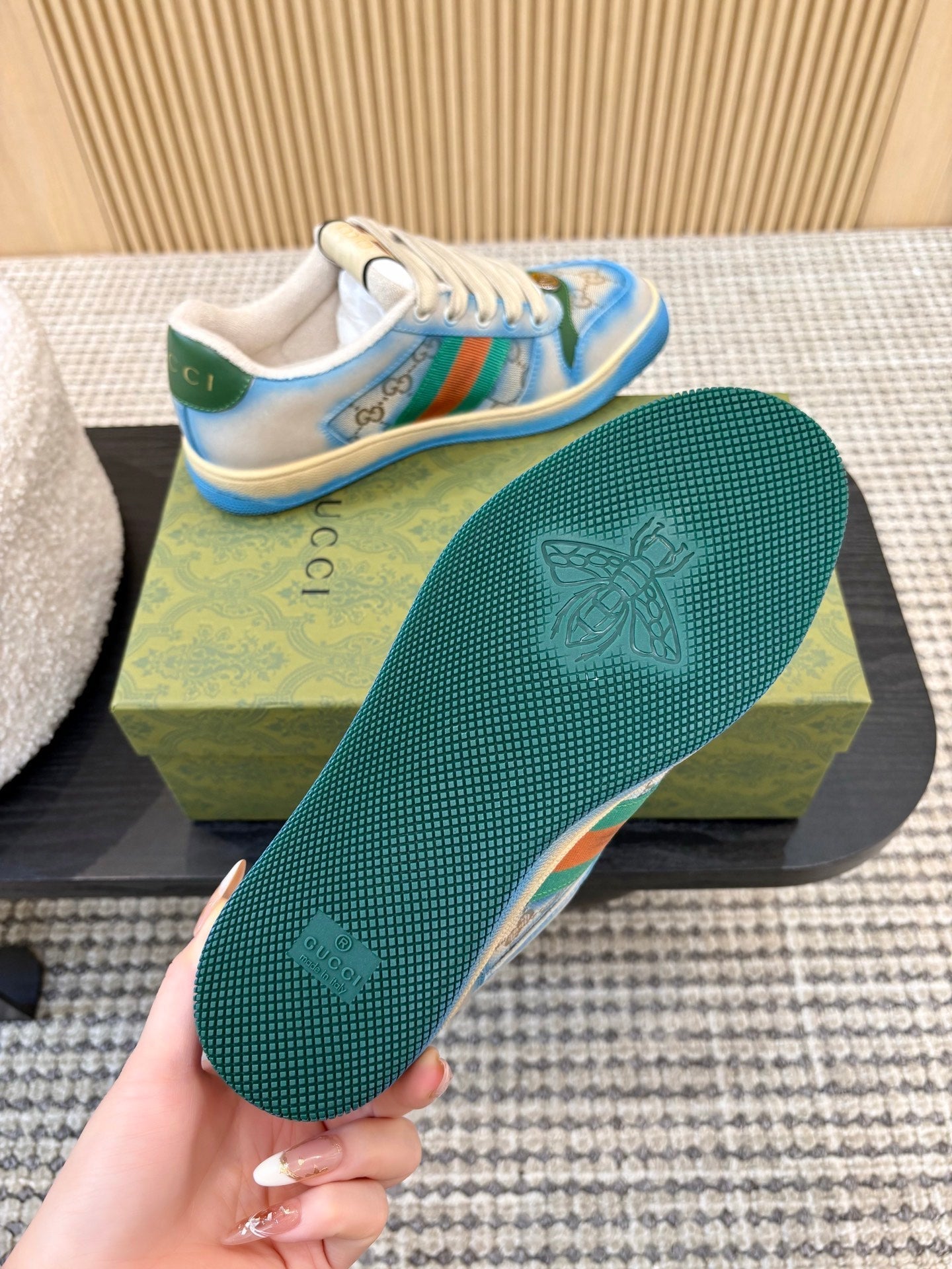 G-Sneakers
