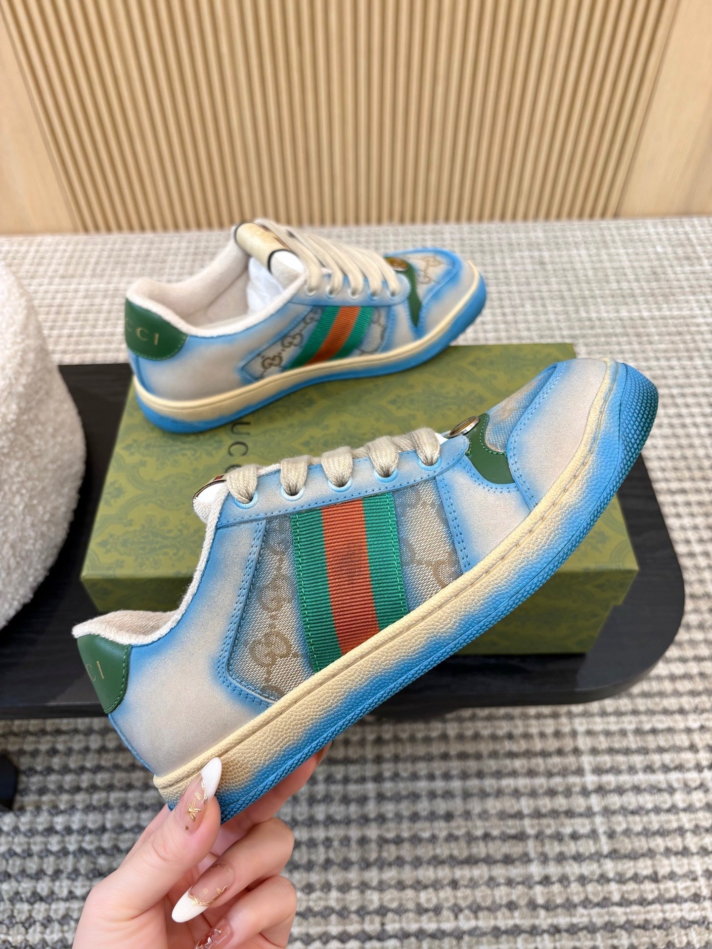 G-Sneakers