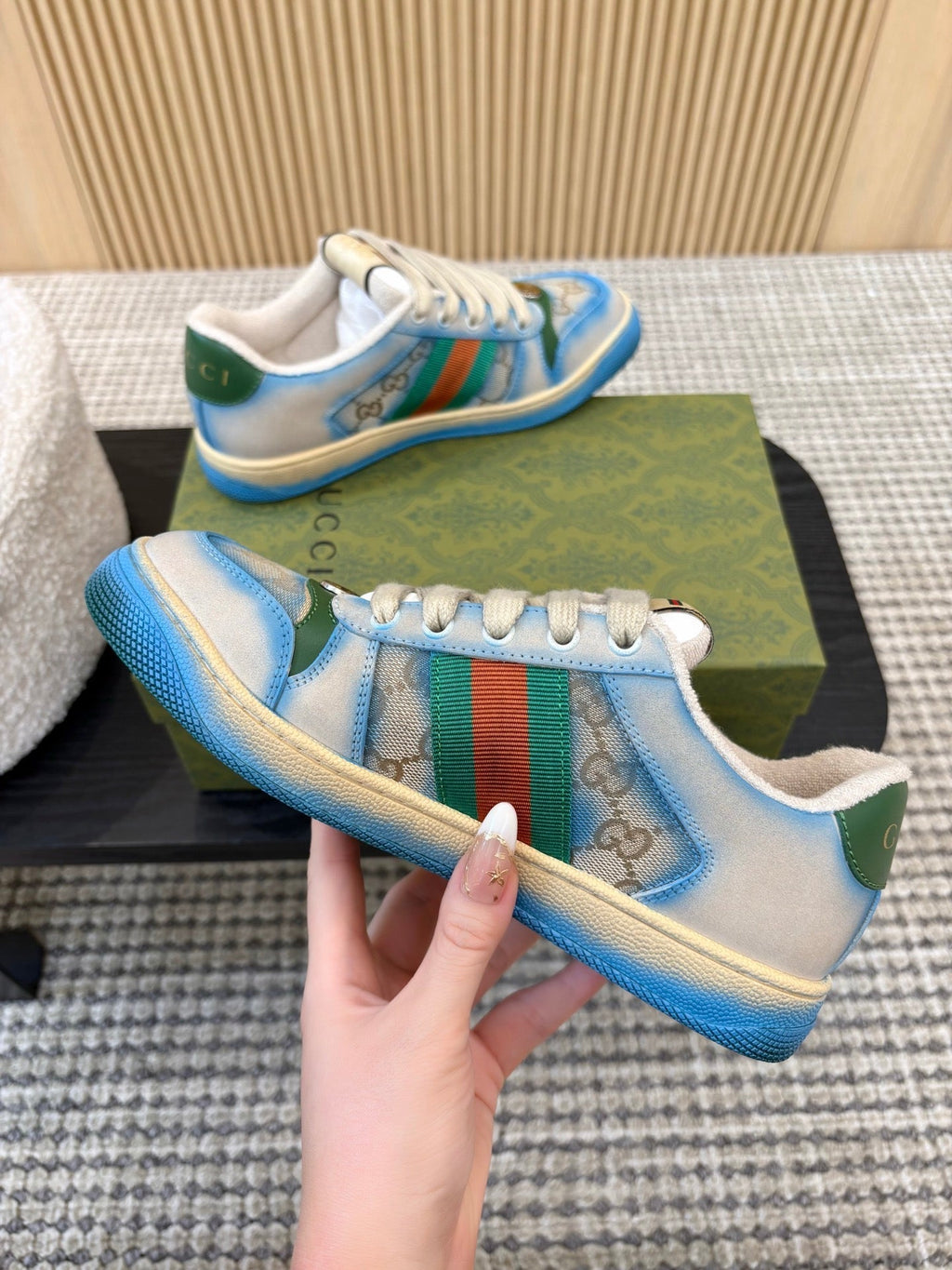 G-Sneakers