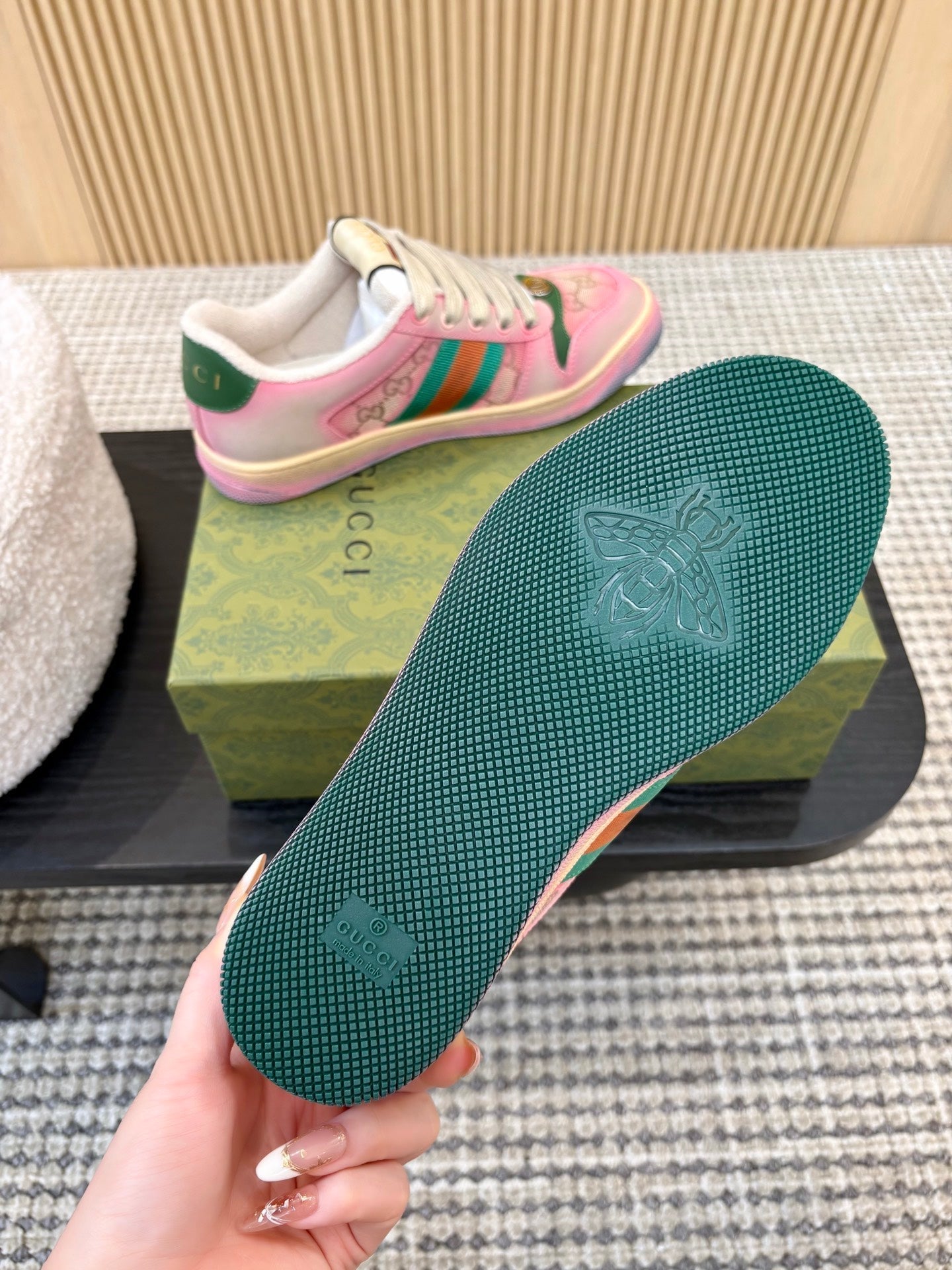 G-Sneakers