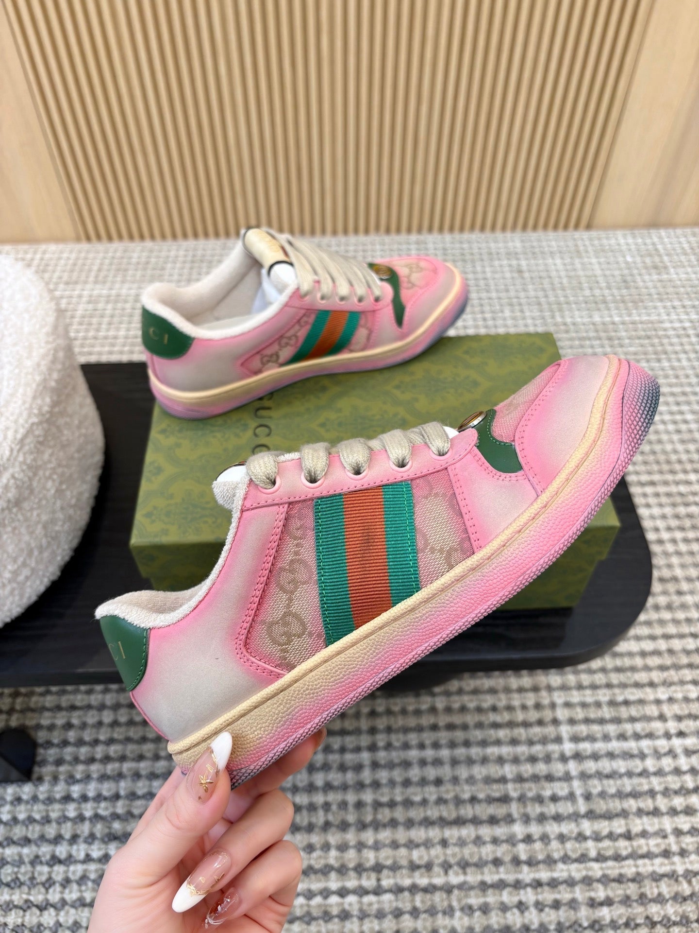 G-Sneakers