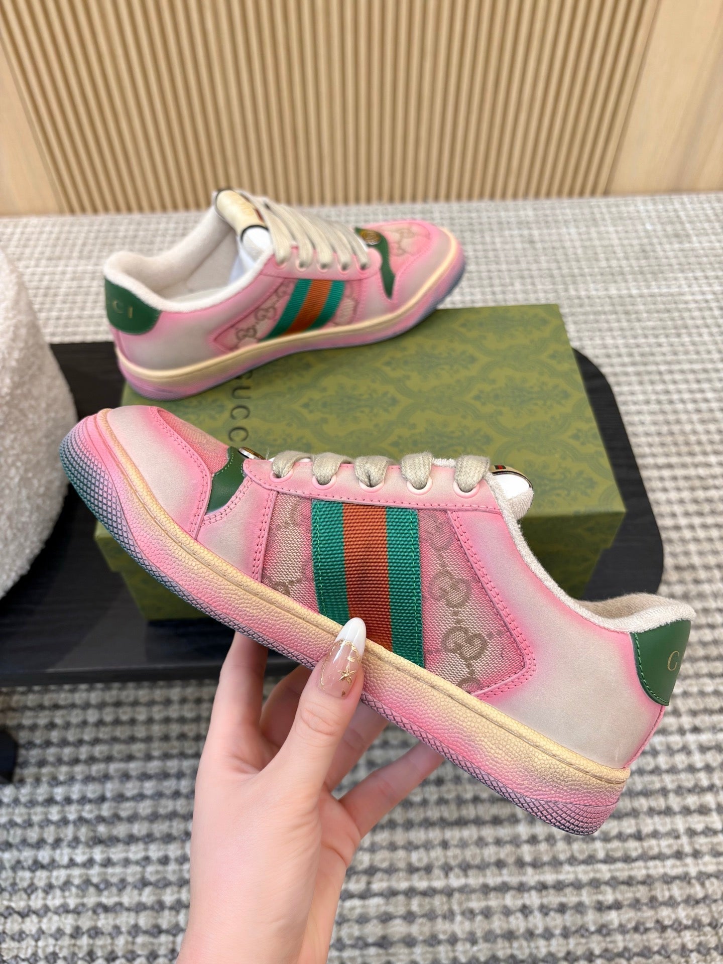 G-Sneakers