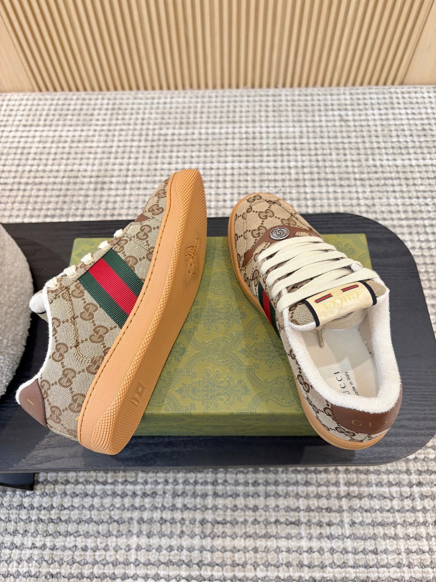 G-Sneakers