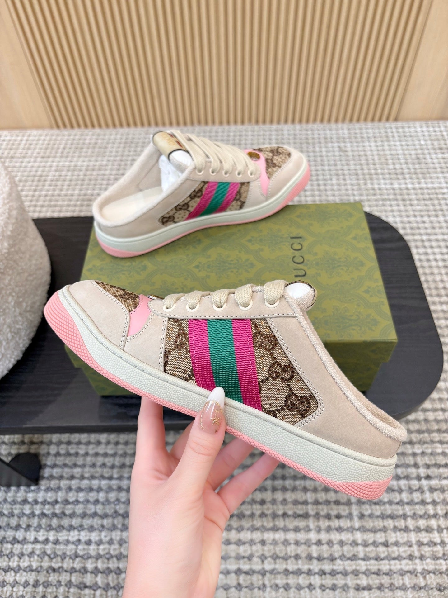 G-Sneakers