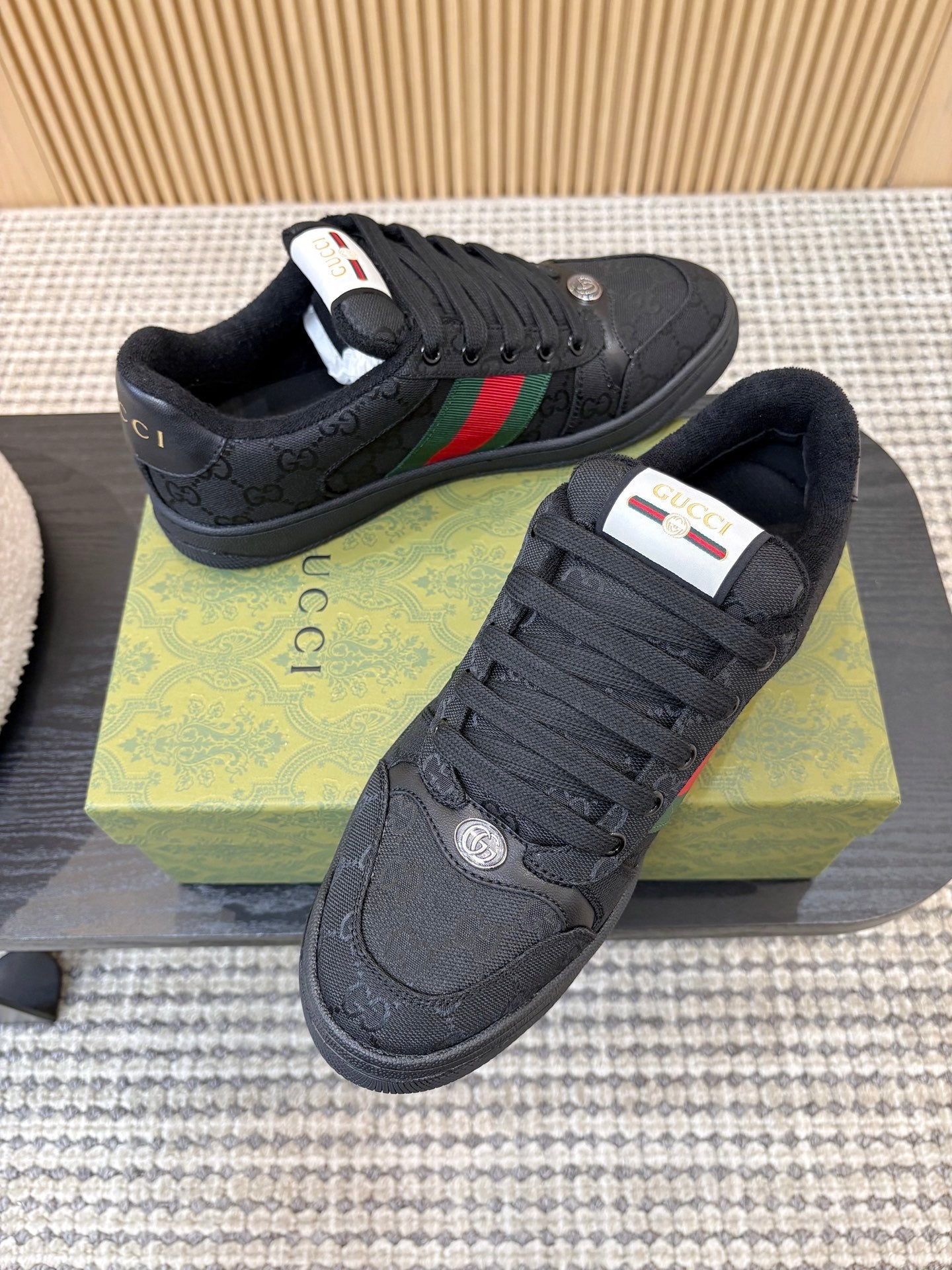G-Sneakers