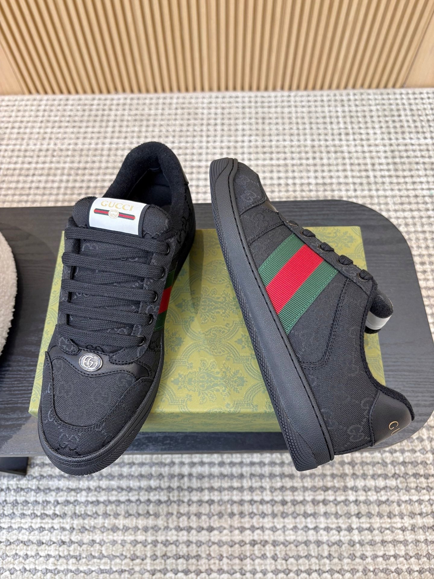 G-Sneakers