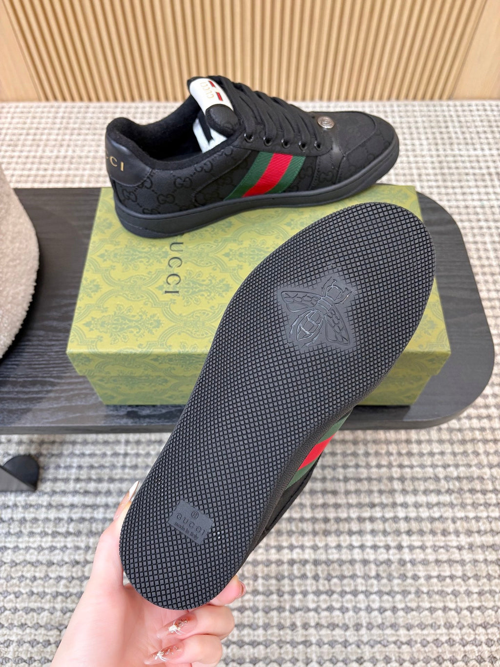 G-Sneakers