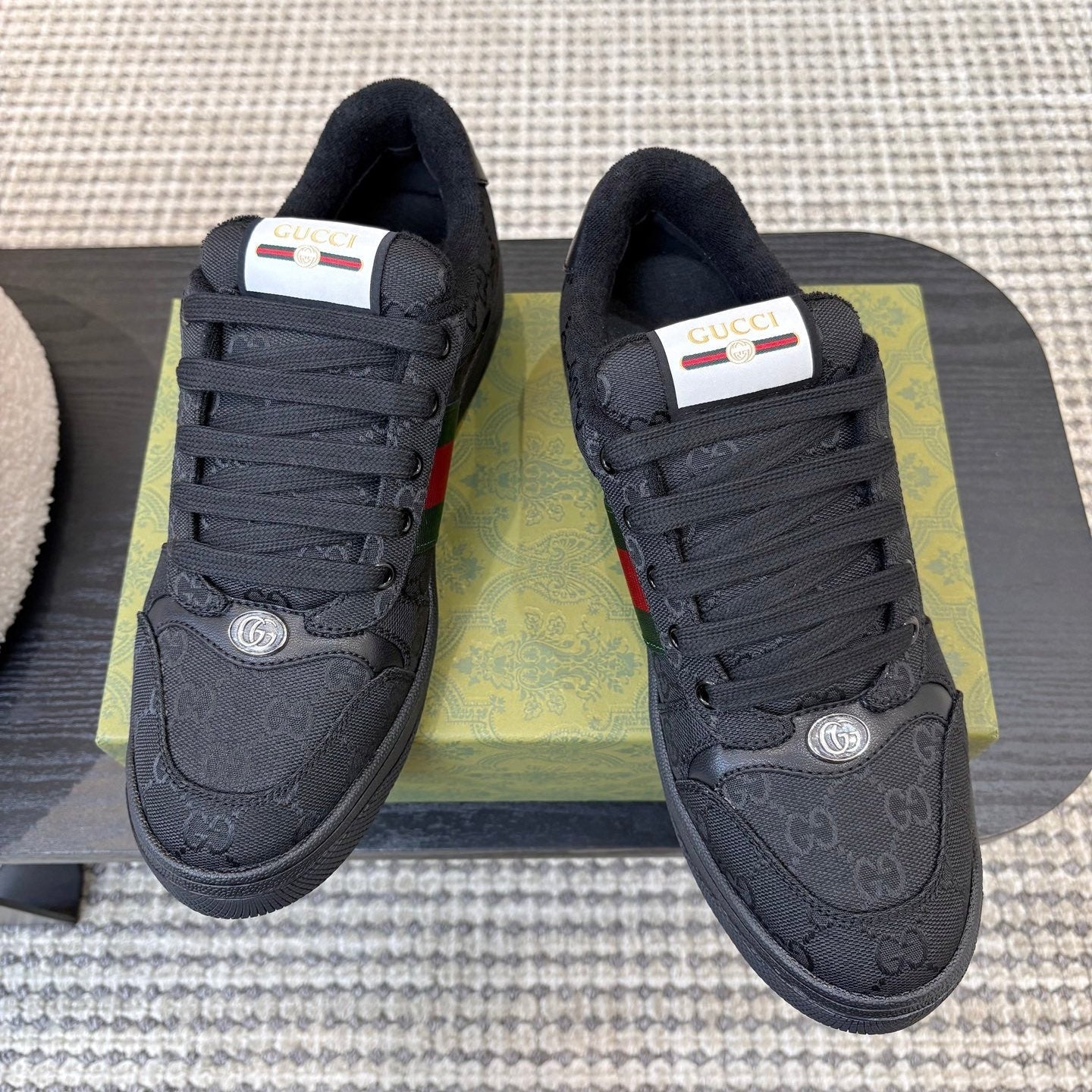 G-Sneakers