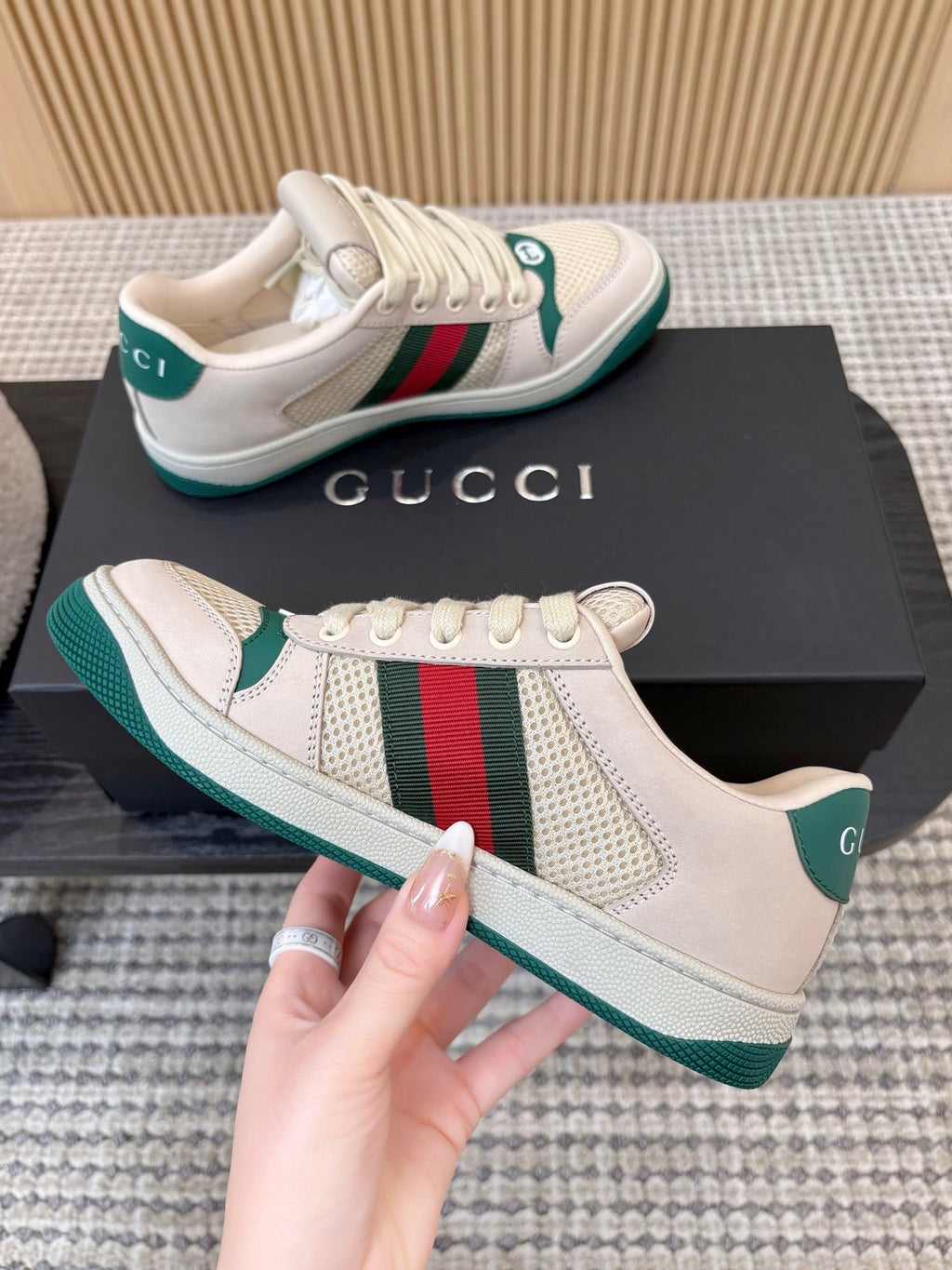 G-Sneakers
