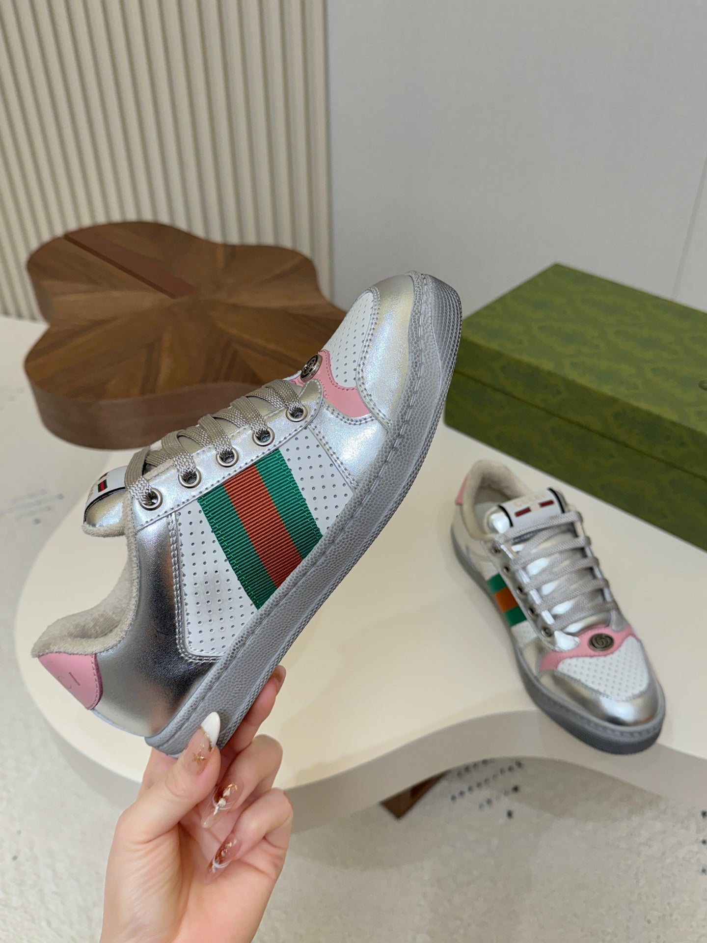 G-Sneakers