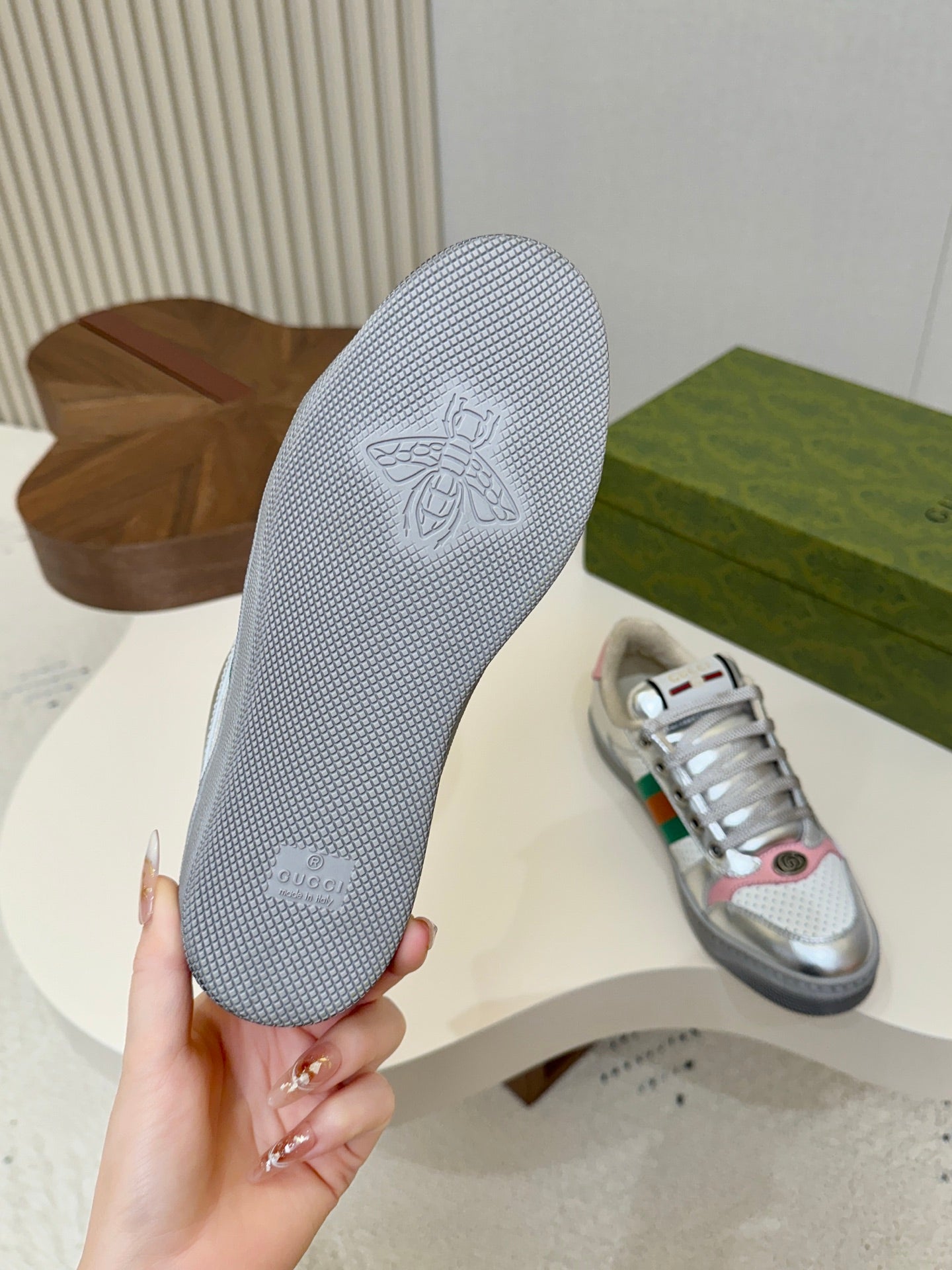 G-Sneakers
