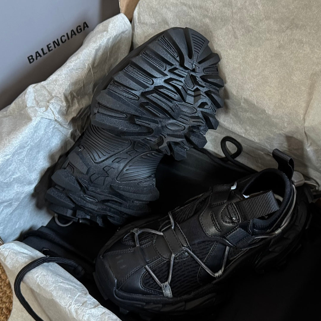 B-Sneakers