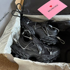 B-Sneakers