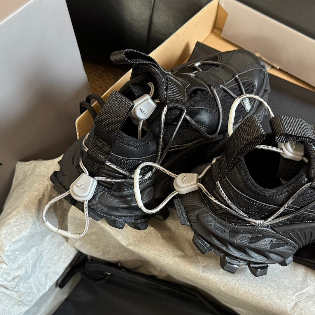 B-Sneakers