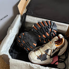 B-Sneakers