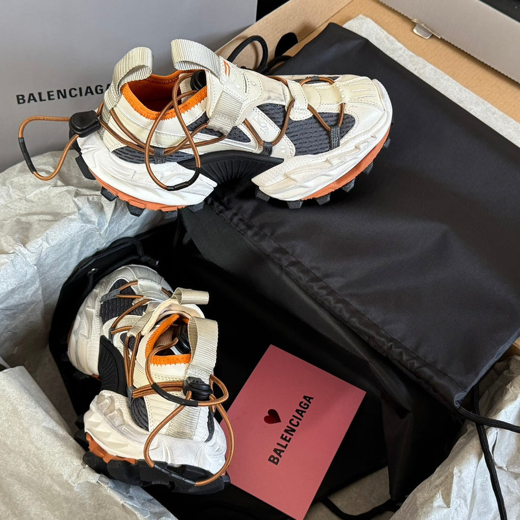 B-Sneakers