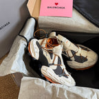 B-Sneakers