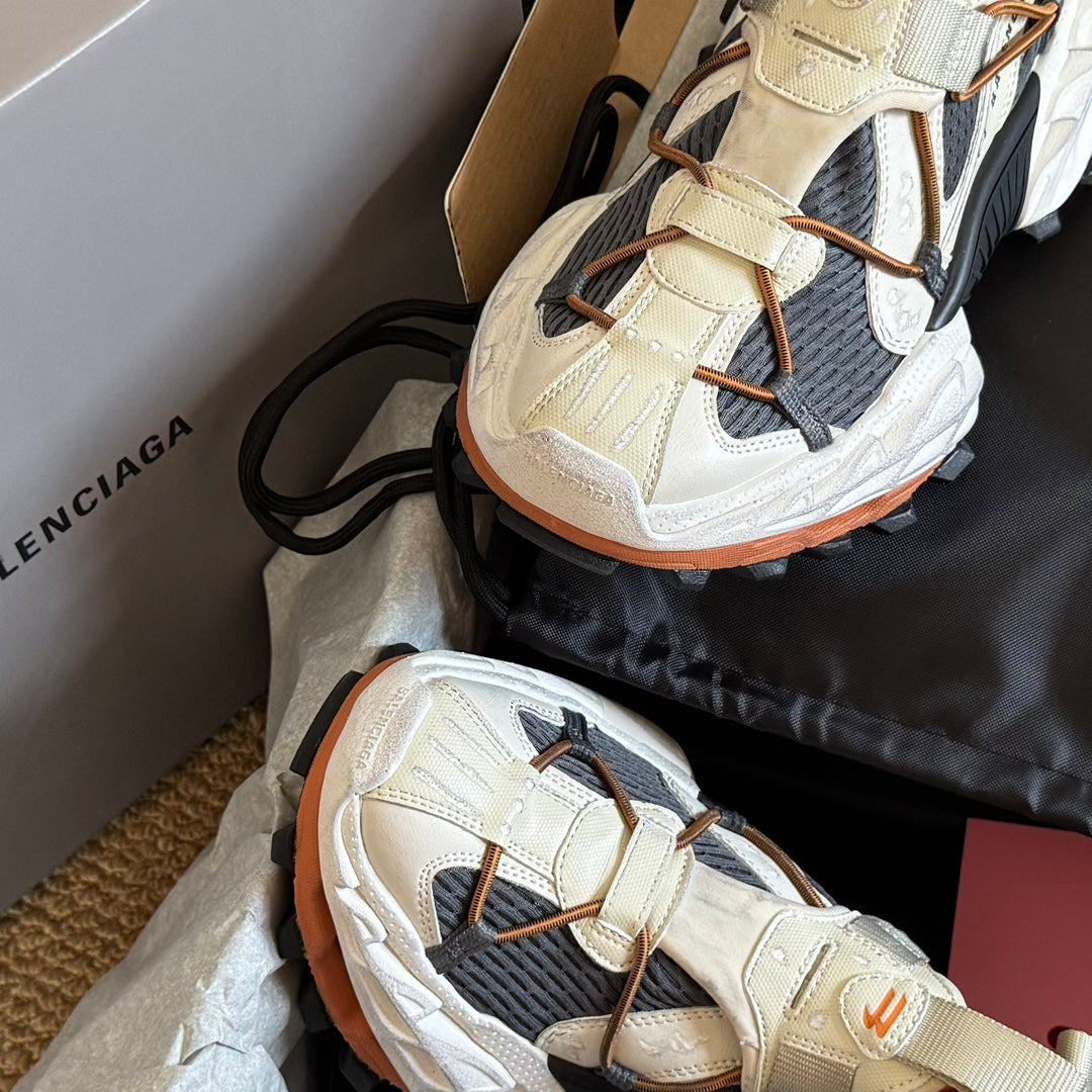 B-Sneakers