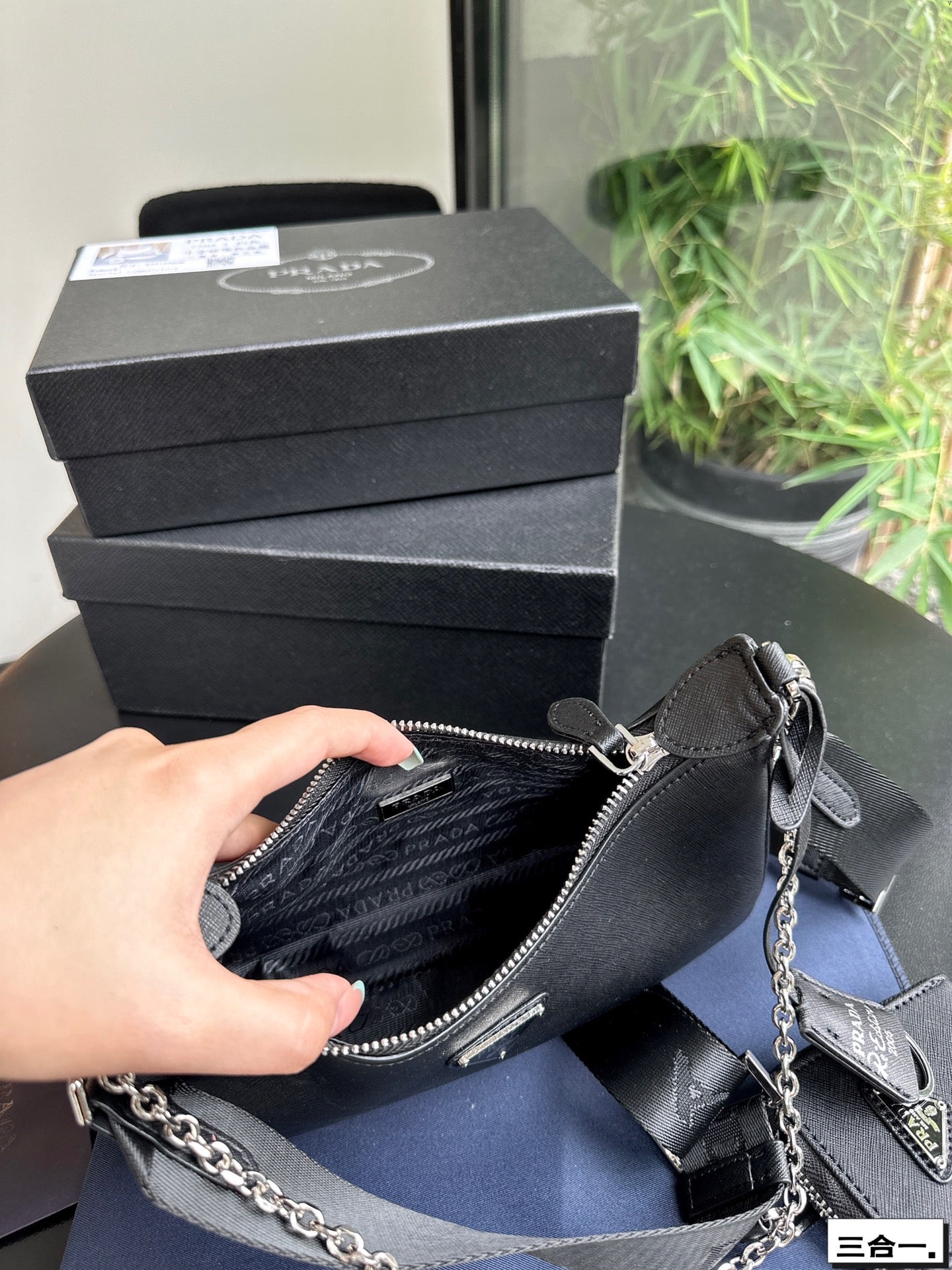 P-Shoulder Bag