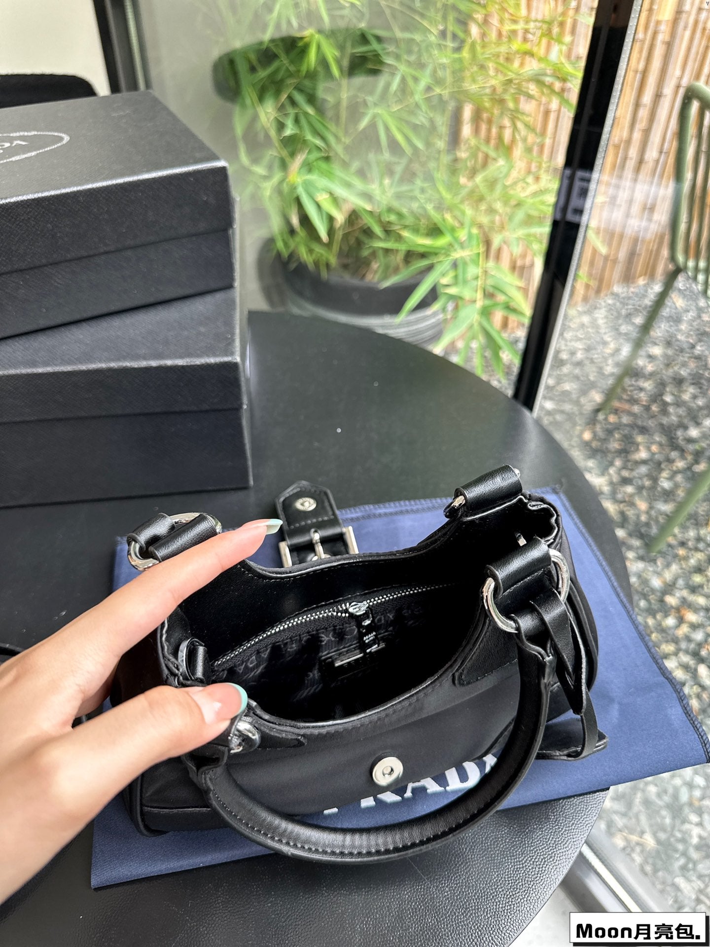 P-Shoulder Bag