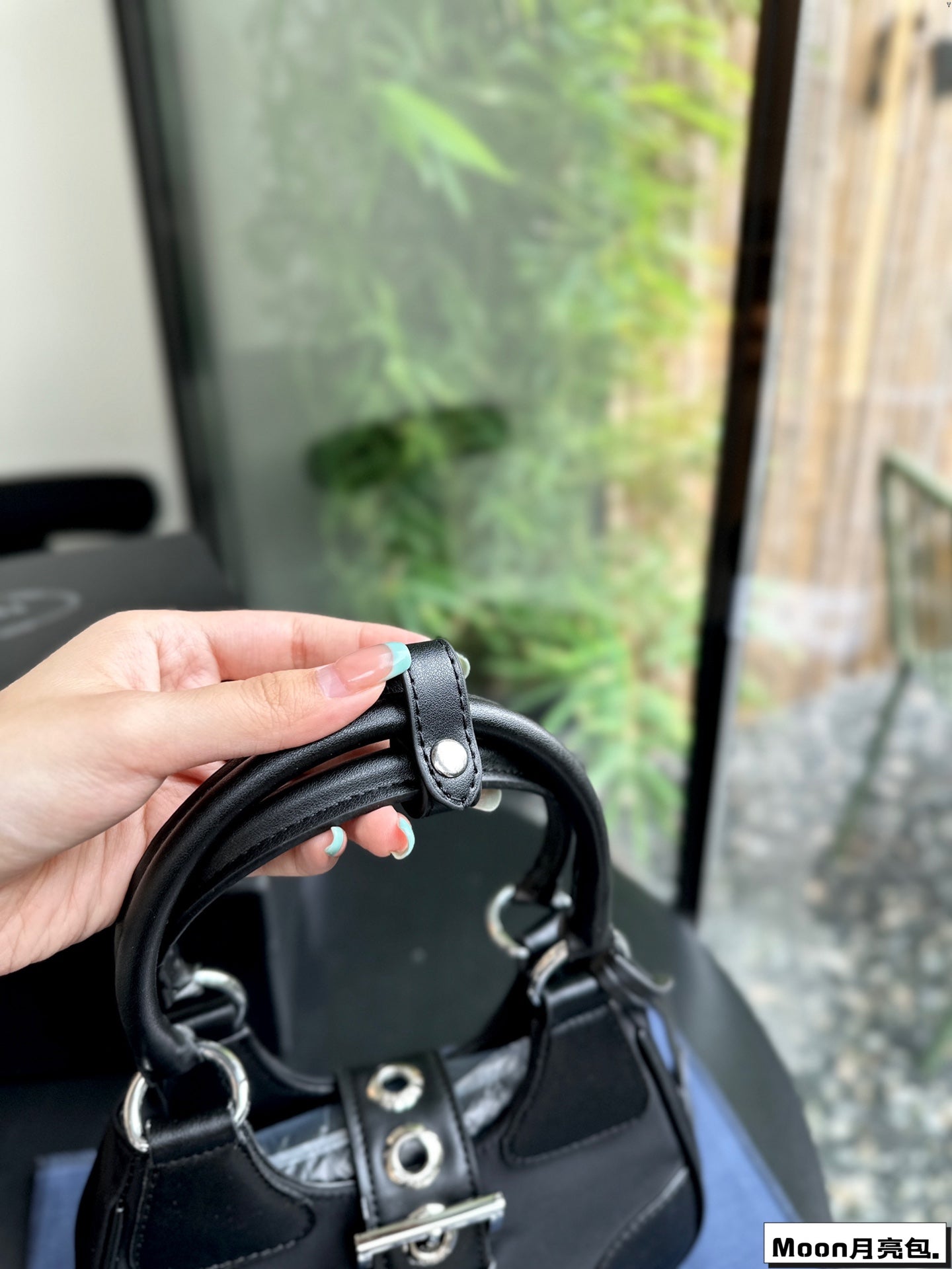 P-Shoulder Bag
