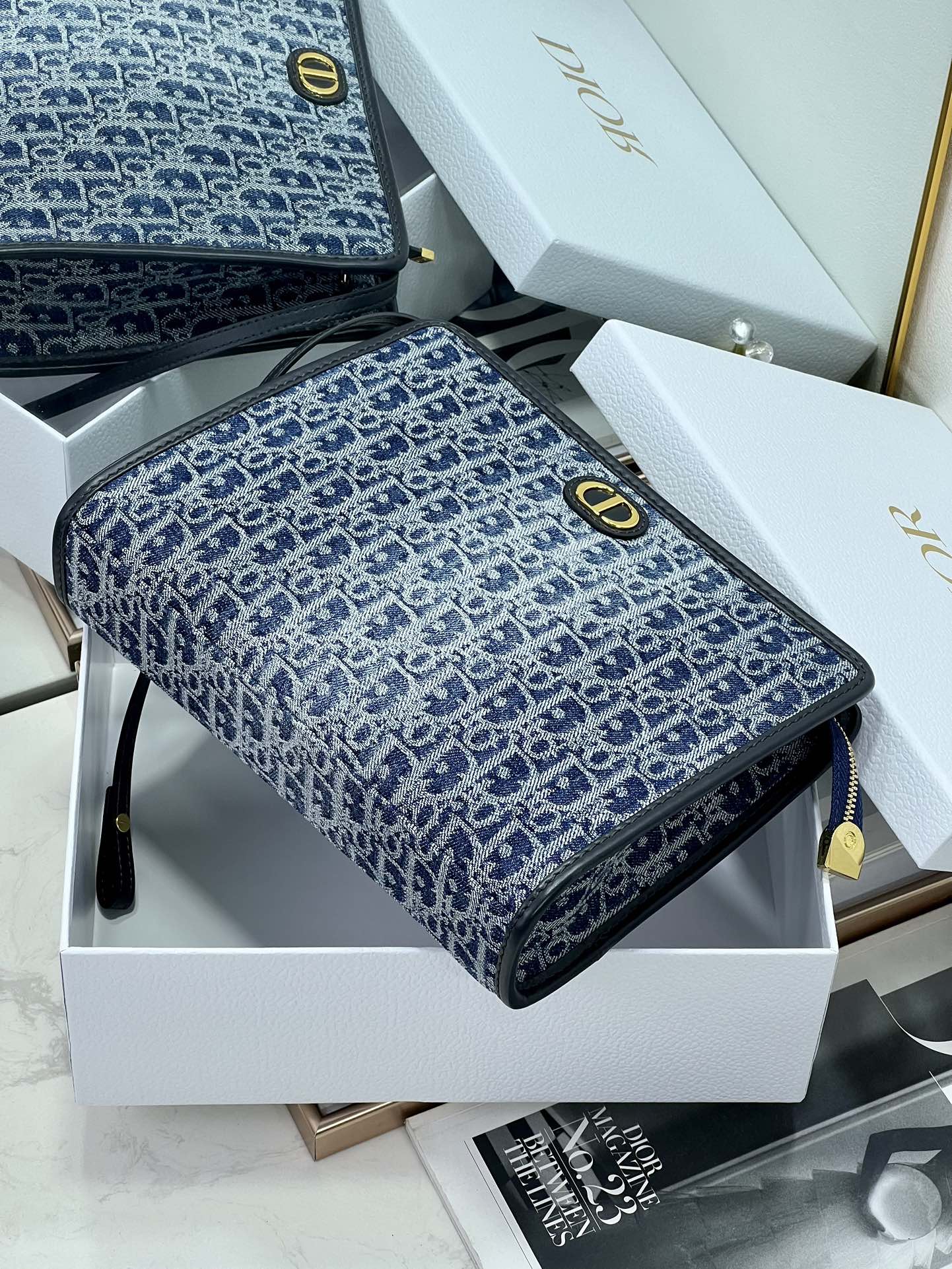 D-Book Tote