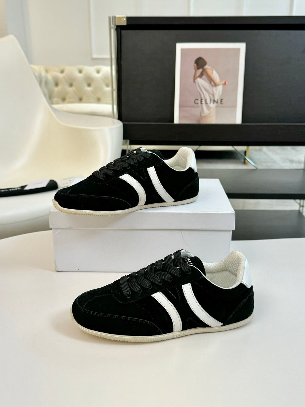 S-Sneakers